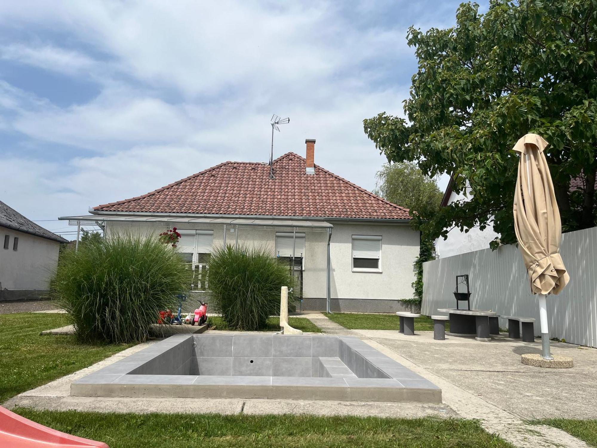 Pandora Pool Apartman Hajduszoboszlo Exterior photo